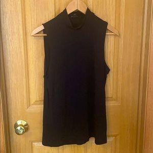 Sleeveless mockneck black Express top